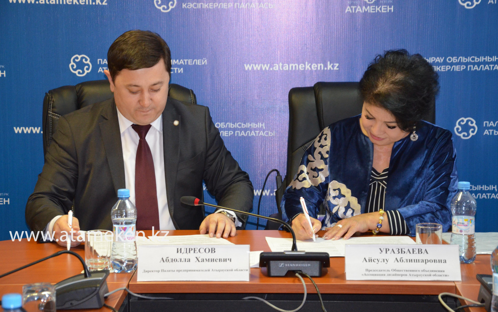 В АТЫРАУ ДИЗАЙНЕРЫ И РЕГИОНАЛЬНАЯ ПАЛАТА ПРЕДПРИНИМАТЕЛЕЙ ПОДПИСАЛИ МЕМОРАНДУМ О СОТРУДНИЧЕСТВЕ