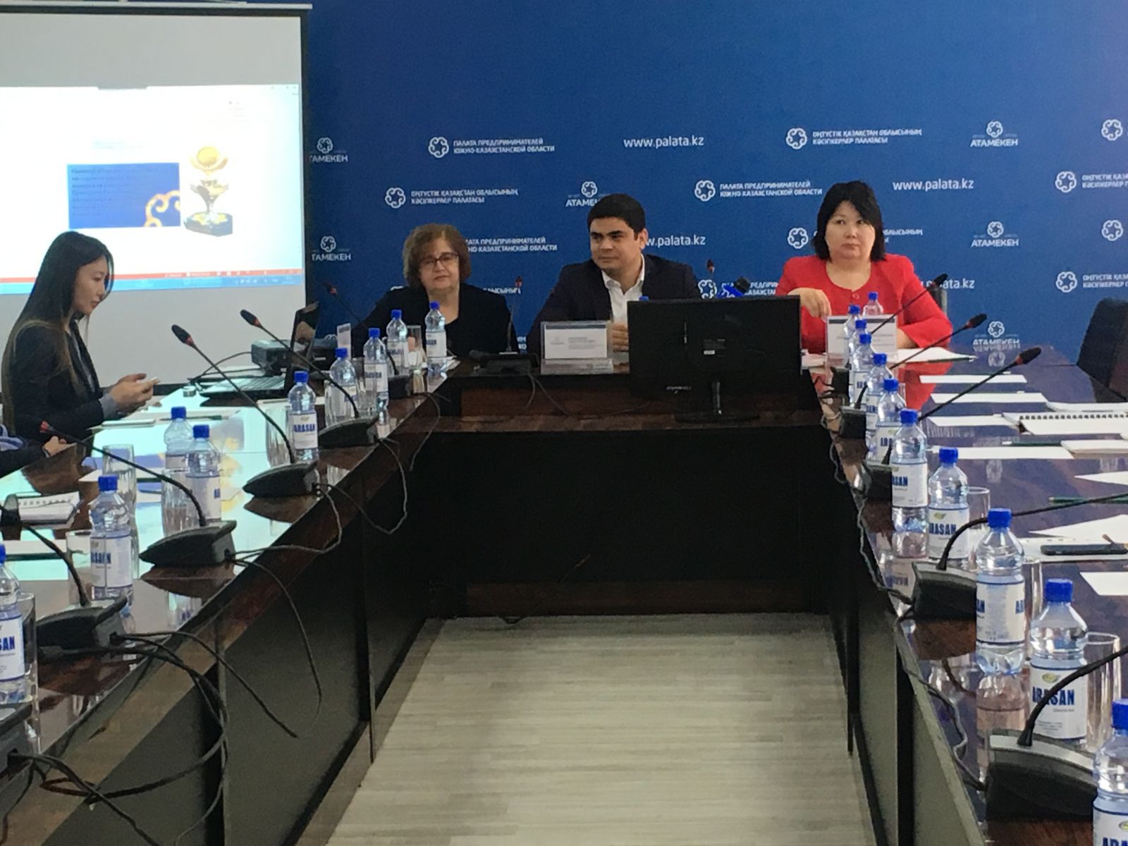 «Алтын сапа»: Кто может претендовать на конкурс рассказали южноказахстанцам