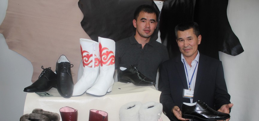 Туфельки для «уралочки», сапоги - для фермера